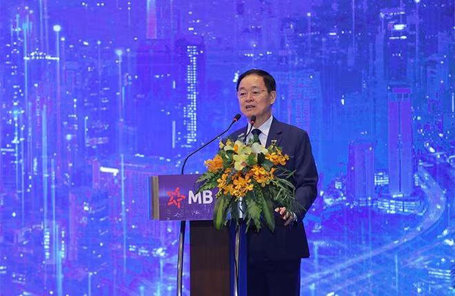 Thượng tướng Lê Hữu Đức - Chủ tịch HĐQT MB phát biểu tại Đại hội Thượng tướng Lê Hữu Đức - Chủ tịch HĐQT MB phát biểu tại Đại hội
