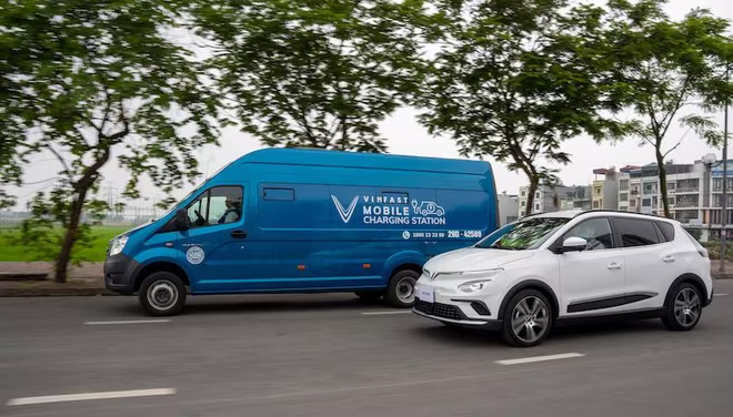 Dịch vụ cứu hộ pin ô tô điện 24/7 giúp khách hàng an tâm trên mọi hành trình. Dịch vụ cứu hộ pin ô tô điện 24/7 giúp khách hàng an tâm trên mọi hành trình.