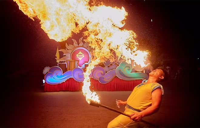 Lễ hội Carnival Sầm Sơn đa màu sắc lần thứ 3 thu hút hàng chục nghìn khán giả Lễ hội Carnival Sầm Sơn đa màu sắc lần thứ 3 thu hút hàng chục nghìn khán giả