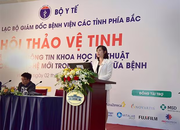 Đại diện VietinBank tham luận tại hội nghị Đại diện VietinBank tham luận tại hội nghị