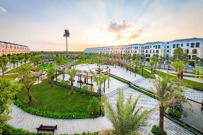 Công viên nội khu xanh mát thuộc phân khu Chà Là cùng hệ thống tiện ích đẳng cấp sẵn sàng đón những cư dân của Tổ ấm an vui 3. Công viên nội khu xanh mát thuộc phân khu Chà Là cùng hệ thống tiện ích đẳng cấp sẵn sàng đón những cư dân của Tổ ấm an vui 3.