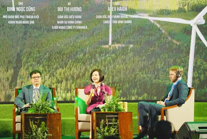 Chia sẻ của Vinamilk về chủ đề “Phát triển xanh – Cách tiếp cận phù hợp cho các thương hiệu Việt” thu hút sự quan tâm tại sự kiện - Ảnh: Mibrand Chia sẻ của Vinamilk về chủ đề “Phát triển xanh – Cách tiếp cận phù hợp cho các thương hiệu Việt” thu hút sự quan tâm tại sự kiện - Ảnh: Mibrand