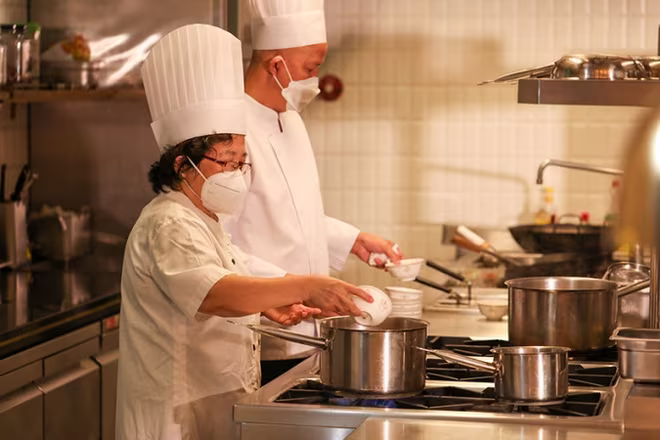 Nghệ nhân ẩm thực Ánh Tuyết chia sẻ có sao Michelin đã khó, giữ được sao lại càng khó hơn