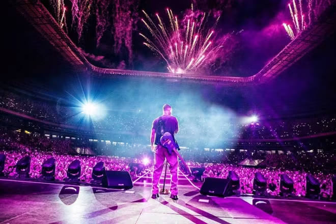 Maroon 5 bất ngờ với sân khấu của 8Wonder Winter Festival Maroon 5 bất ngờ với sân khấu của 8Wonder Winter Festival