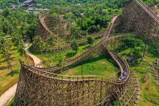 Đường tàu lượn “Mộc xà thịnh nộ” tại Sun World Hon Thom khiến nữ phóng viên muốn chơi đi chơi lại Đường tàu lượn “Mộc xà thịnh nộ” tại Sun World Hon Thom khiến nữ phóng viên muốn chơi đi chơi lại