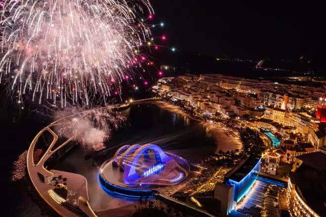 Show pháo hoa nghệ thuật bùng nổ mỗi tối tại Sunset Town Show pháo hoa nghệ thuật bùng nổ mỗi tối tại Sunset Town