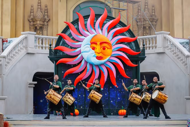 Lựa chọn Combo All in One, du khách không chỉ được xem pháo hoa mà còn có nhiều trải nghiệm hấp dẫn tại Ba Na Hills Lựa chọn Combo All in One, du khách không chỉ được xem pháo hoa mà còn có nhiều trải nghiệm hấp dẫn tại Ba Na Hills