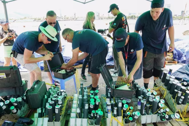 Đội Ý đầy hứng khởi chuẩn bị cho màn trình diễn tại DIFF 2024 Đội Ý đầy hứng khởi chuẩn bị cho màn trình diễn tại DIFF 2024