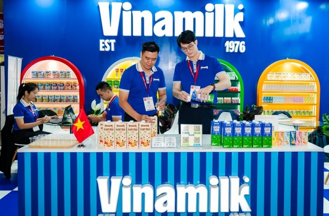Gian trưng bày Vinamilk hiện diện ấn tượng tại ThaiFex 2025 và thu hút sự quan tâm của nhiều khách tham quan