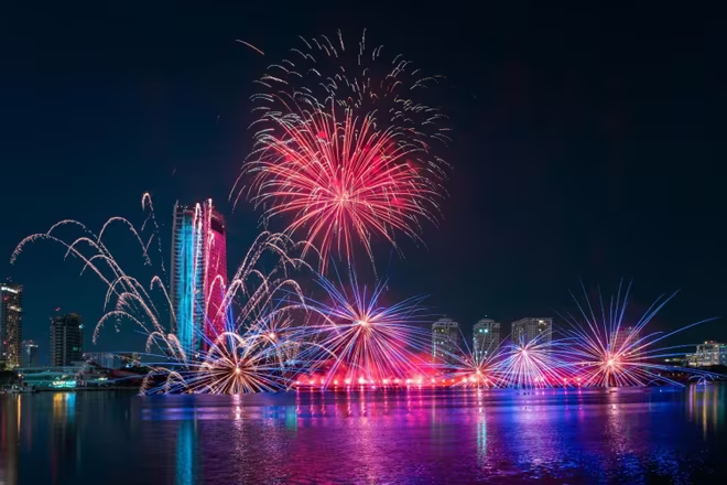 Đà Nẵng đẩy mạnh phát triển không gian dịch vụ ven sông, tạo điểm nhấn cho đô thị du lịch. (Ảnh phối cảnh: Sun Property) Đà Nẵng đẩy mạnh phát triển không gian dịch vụ ven sông, tạo điểm nhấn cho đô thị du lịch. (Ảnh phối cảnh: Sun Property)