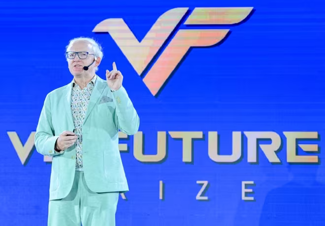 GS. Toby Walsh - Giám đốc khoa học Viện AI liên ngành của Đại học New South Wales (Úc) chia sẻ tại buổi tọa đàm chiều 2/12.