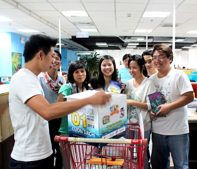 Tiếp thêm ngọn lửa tri thức ở Trường Sa ảnh 1 Tiếp thêm ngọn lửa tri thức ở Trường Sa ảnh 1