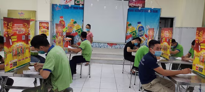 Tập đoàn Tân Hiệp Phát hoạt động kinh doanh theo mô hình “3 tại chỗ”, cải tiến liên tục để vừa duy trì sản xuất, vừa đảm bảo an toàn cho người lao động Tập đoàn Tân Hiệp Phát hoạt động kinh doanh theo mô hình “3 tại chỗ”, cải tiến liên tục để vừa duy trì sản xuất, vừa đảm bảo an toàn cho người lao động