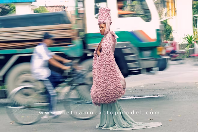 Thùy Dương là thí sinh chiến thắng trong thử thách này Thùy Dương là thí sinh chiến thắng trong thử thách này