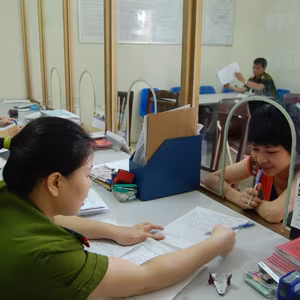 Cán bộ tiếp dân luôn cố gắng hết khả năng để tạo điều kiện tốt nhất cho người dân Cán bộ tiếp dân luôn cố gắng hết khả năng để tạo điều kiện tốt nhất cho người dân