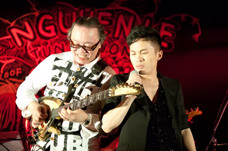 Nguyên Lê và Tùng Dương từng tạo nên “cơn chấn động” trong lần kết hợp đầu tiên vào tháng 7-2011