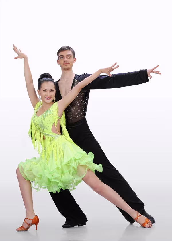 Ảnh "nóng bỏng" của 10 cặp thí sinh "Bước nhảy hoàn vũ" ảnh 4
