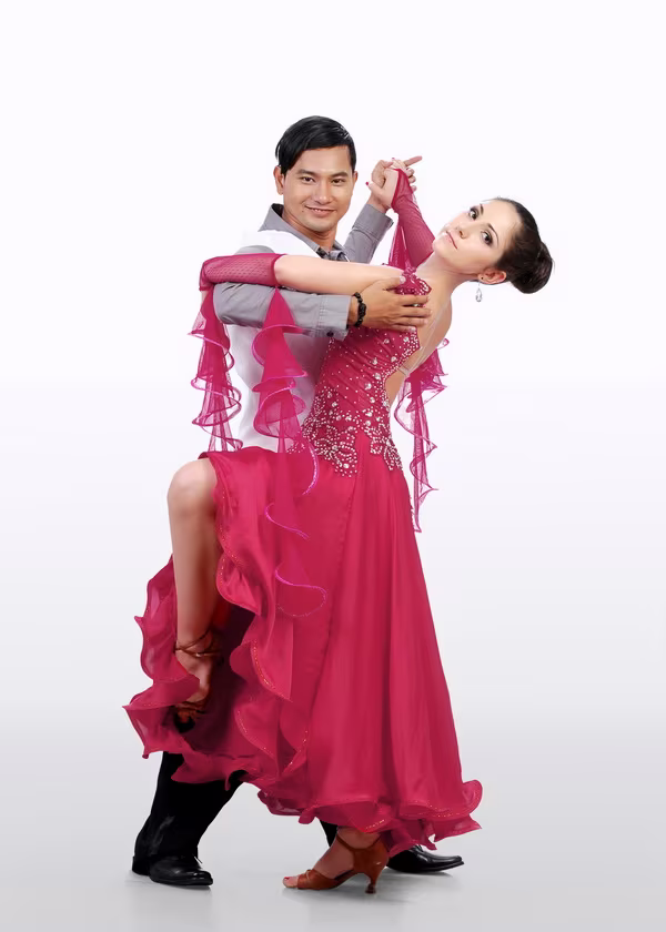 Ảnh "nóng bỏng" của 10 cặp thí sinh "Bước nhảy hoàn vũ" ảnh 13