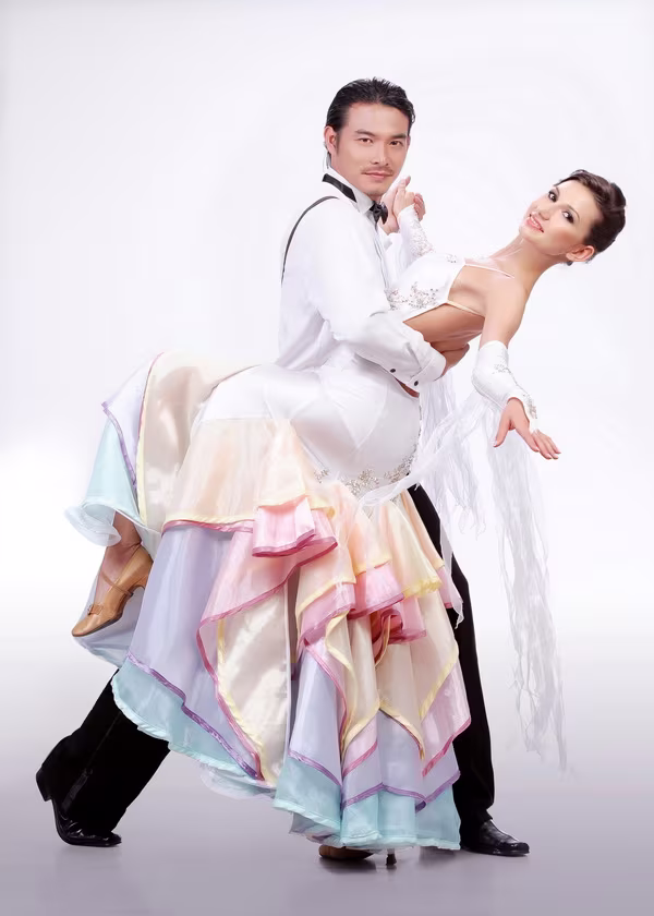 Ảnh "nóng bỏng" của 10 cặp thí sinh "Bước nhảy hoàn vũ" ảnh 8