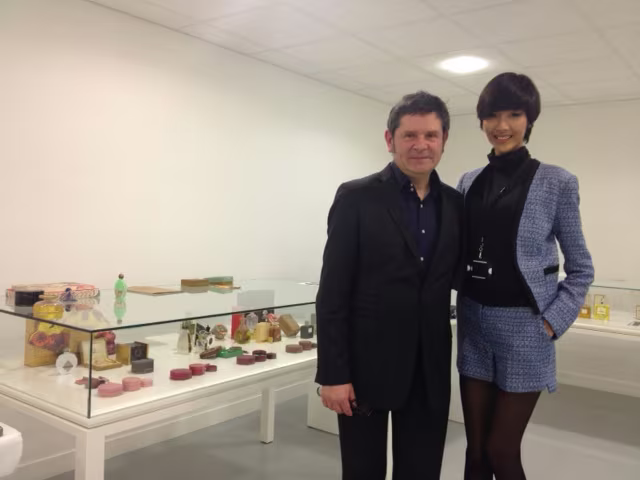 Hoàng Thùy tham quan trụ sở chính của Bourjois tại Paris Hoàng Thùy tham quan trụ sở chính của Bourjois tại Paris