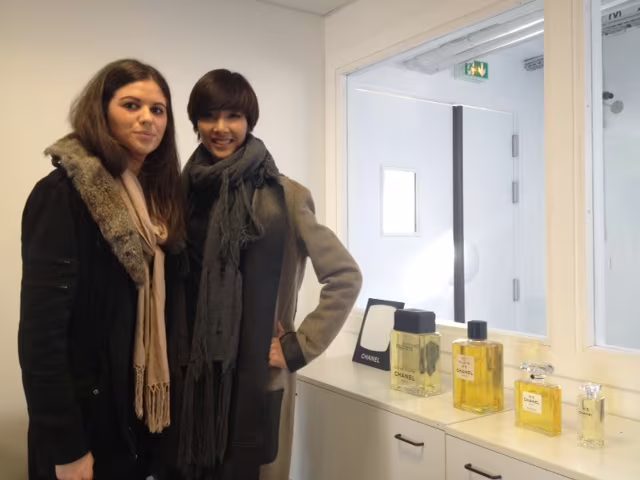 Hoàng Thùy tham quan trụ sở chính của Bourjois tại Paris Hoàng Thùy tham quan trụ sở chính của Bourjois tại Paris