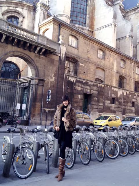 Hoàng Thùy tiếp tục khám phá Paris ảnh 7