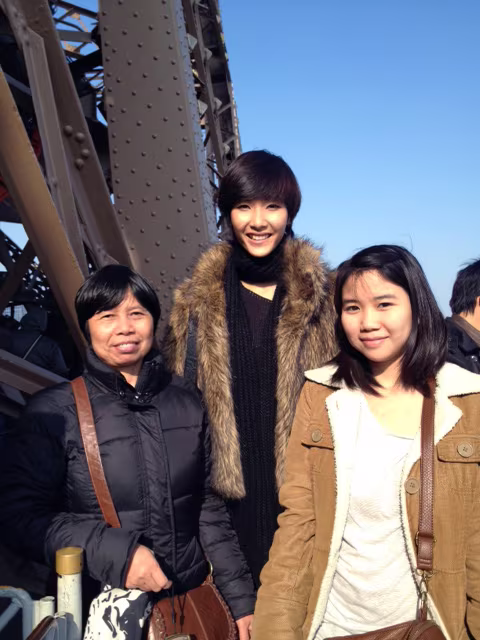 Hoàng Thùy tiếp tục khám phá Paris ảnh 8