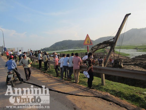 Nổ bom kinh hoàng tại công trường, 2 người bị thương nặng ảnh 5 Nổ bom kinh hoàng tại công trường, 2 người bị thương nặng ảnh 5