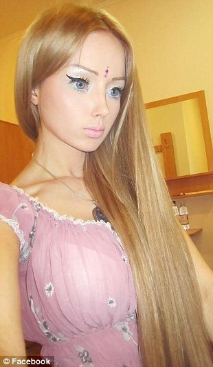 Xôn xao về thiếu nữ giống hệt búp bê Barbie ảnh 3 Xôn xao về thiếu nữ giống hệt búp bê Barbie ảnh 3