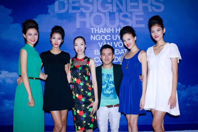Người mẫu Top Model tất bật trên sàn catwalk ảnh 1