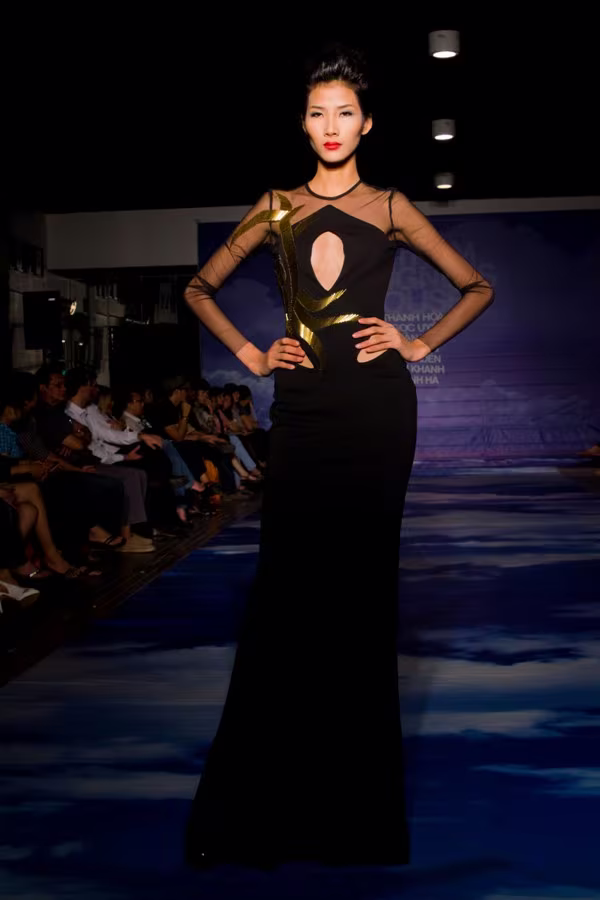 Người mẫu Top Model tất bật trên sàn catwalk ảnh 7