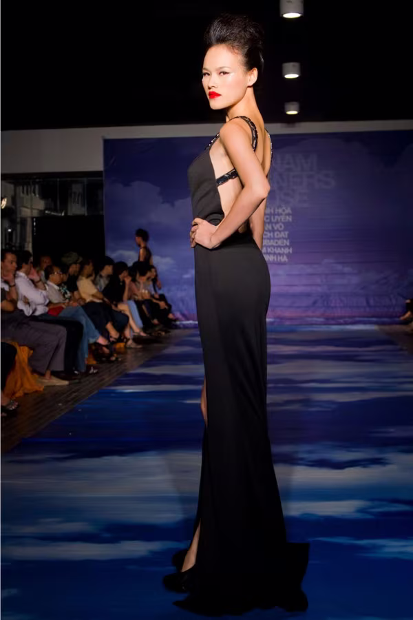 Người mẫu Top Model tất bật trên sàn catwalk ảnh 6