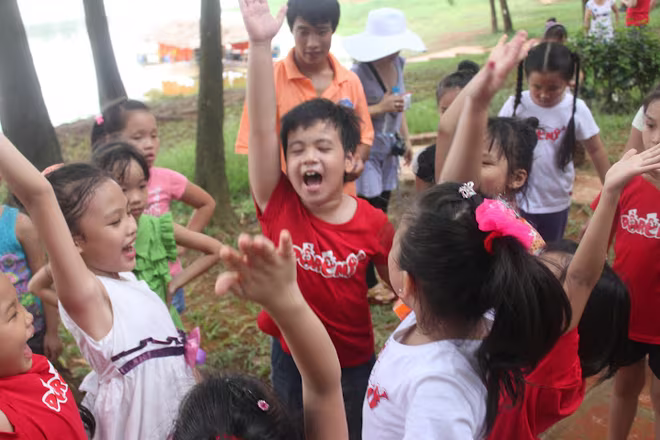 Đồ Rê Mí bị tố "ép xác" trẻ con! ảnh 2