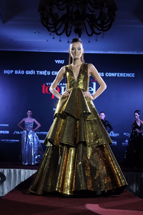 Chân dài Next top hội ngộ trên sàn diễn ảnh 2 Chân dài Next top hội ngộ trên sàn diễn ảnh 2