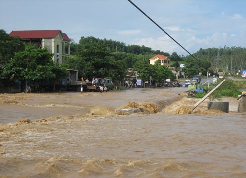 Mưa lớn, nhiều bản làng bị nhấn chìm, 8 người thương vong ảnh 1 Mưa lớn, nhiều bản làng bị nhấn chìm, 8 người thương vong ảnh 1