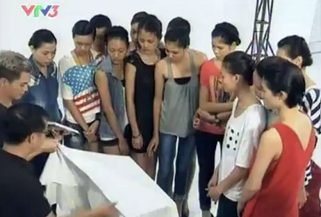 Hé lộ thử thách rợn người của Vietnam's next top model 2012 ảnh 1 Hé lộ thử thách rợn người của Vietnam's next top model 2012 ảnh 1