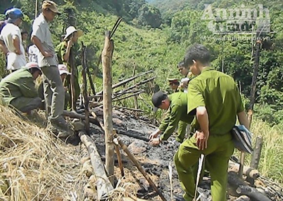 Điều tra một phụ nữ bị thiêu chết trong chòi tranh ảnh 1 Điều tra một phụ nữ bị thiêu chết trong chòi tranh ảnh 1