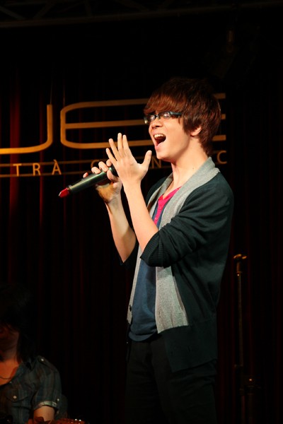 Sau scandal tình ái, "hoàng tử The Voice" say sưa luyện tập ảnh 2 Sau scandal tình ái, "hoàng tử The Voice" say sưa luyện tập ảnh 2
