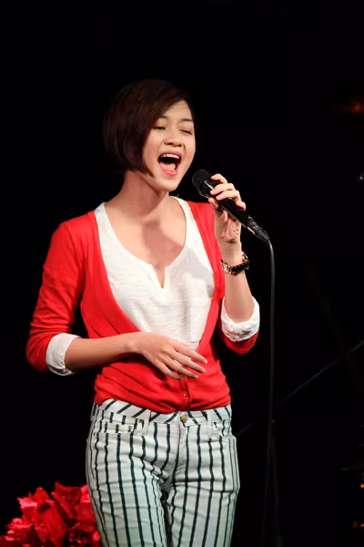 Sau scandal tình ái, "hoàng tử The Voice" say sưa luyện tập ảnh 14 Sau scandal tình ái, "hoàng tử The Voice" say sưa luyện tập ảnh 14