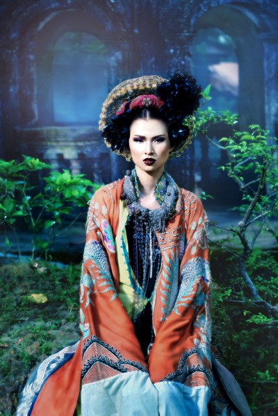 Hết mặc áo lông chim, thí sinh Top model lại hóa thân thành vương tần ảnh 4 Hết mặc áo lông chim, thí sinh Top model lại hóa thân thành vương tần ảnh 4