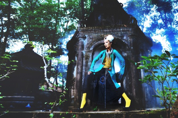 Hết mặc áo lông chim, thí sinh Top model lại hóa thân thành vương tần ảnh 12 Hết mặc áo lông chim, thí sinh Top model lại hóa thân thành vương tần ảnh 12