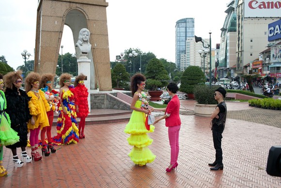 Hết mặc áo lông chim, thí sinh Top model lại hóa thân thành vương tần ảnh 3 Hết mặc áo lông chim, thí sinh Top model lại hóa thân thành vương tần ảnh 3