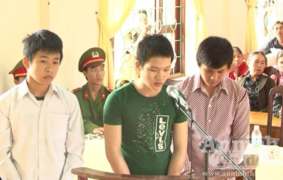 Băng cướp nhí chuyên cướp giật tài sản của phụ nữ ảnh 1 Băng cướp nhí chuyên cướp giật tài sản của phụ nữ ảnh 1