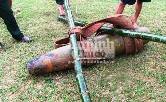 Nghệ An: Phát hiện và xử lý an toàn quả bom dài 1,6m ảnh 2 Nghệ An: Phát hiện và xử lý an toàn quả bom dài 1,6m ảnh 2