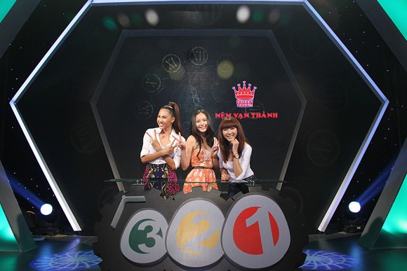 Ngọc Quyên cười "thả ga" trong gameshow "3-2-1" ảnh 2 Ngọc Quyên cười "thả ga" trong gameshow "3-2-1" ảnh 2