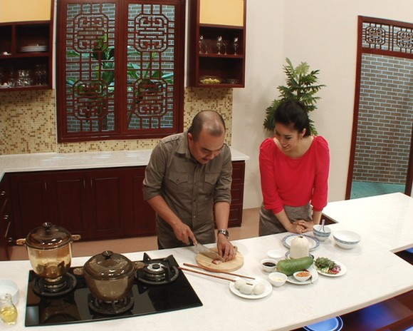 "Bà xã" Quách Ngọc Ngoan cặp đôi với diễn viên hài Quốc Thuận ảnh 4 "Bà xã" Quách Ngọc Ngoan cặp đôi với diễn viên hài Quốc Thuận ảnh 4