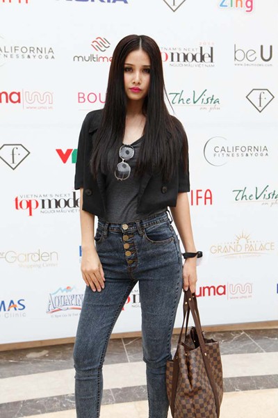 Thí sinh Top model 2013 gây ấn tượng bằng đủ "chiêu" ảnh 10 Thí sinh Top model 2013 gây ấn tượng bằng đủ "chiêu" ảnh 10