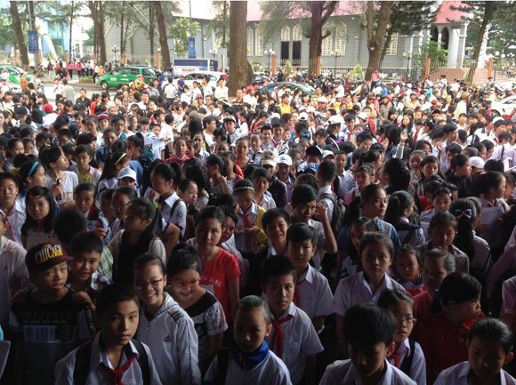 Gameshow trí tuệ thu hút đông đảo học sinh cấp 2 ảnh 1 Gameshow trí tuệ thu hút đông đảo học sinh cấp 2 ảnh 1