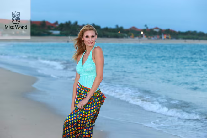 Top11 Hoa hậu Biển quyến rũ trong chiếc sarong ảnh 9 Top11 Hoa hậu Biển quyến rũ trong chiếc sarong ảnh 9