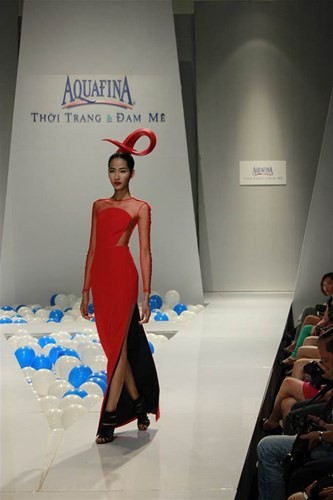Siêu mẫu Anh Thư, Hoàng Yến "ma mị" trên sàn diễn ảnh 11 Siêu mẫu Anh Thư, Hoàng Yến "ma mị" trên sàn diễn ảnh 11
